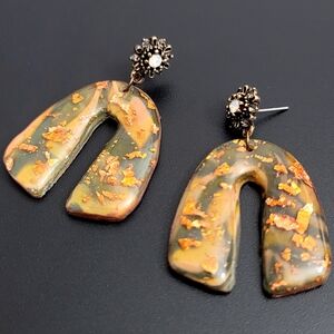 Elegant Gold and Black Dangle Earrings